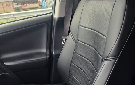 Toyota RAV4, 2013 год, 1 699 999 рублей, 7 фотография