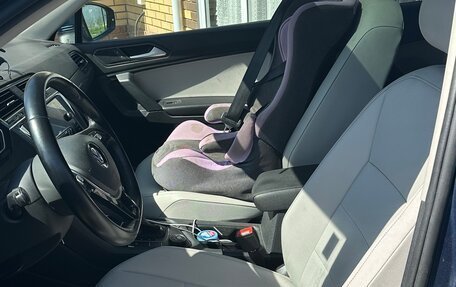 Volkswagen Tiguan II, 2019 год, 3 059 000 рублей, 5 фотография