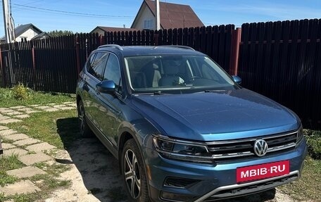 Volkswagen Tiguan II, 2019 год, 3 059 000 рублей, 2 фотография
