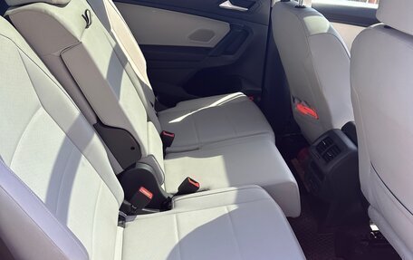 Volkswagen Tiguan II, 2019 год, 3 059 000 рублей, 13 фотография