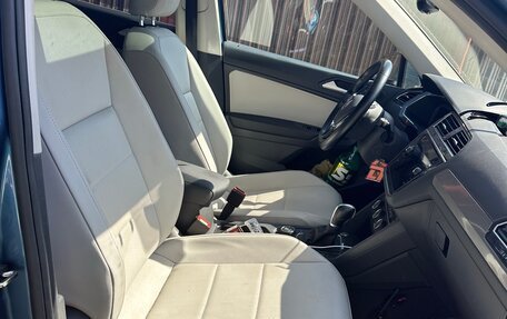 Volkswagen Tiguan II, 2019 год, 3 059 000 рублей, 14 фотография