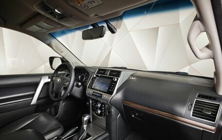 Toyota Land Cruiser Prado 150 рестайлинг 2, 2019 год, 5 399 000 рублей, 13 фотография