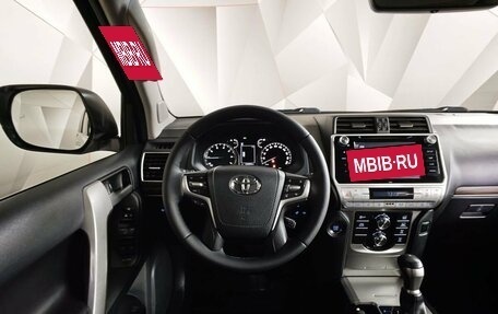 Toyota Land Cruiser Prado 150 рестайлинг 2, 2019 год, 5 399 000 рублей, 20 фотография