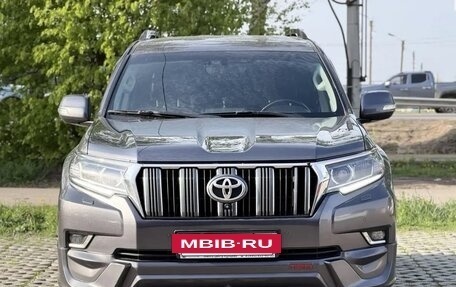 Toyota Land Cruiser Prado 150 рестайлинг 2, 2020 год, 5 300 000 рублей, 3 фотография