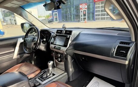 Toyota Land Cruiser Prado 150 рестайлинг 2, 2020 год, 5 300 000 рублей, 12 фотография