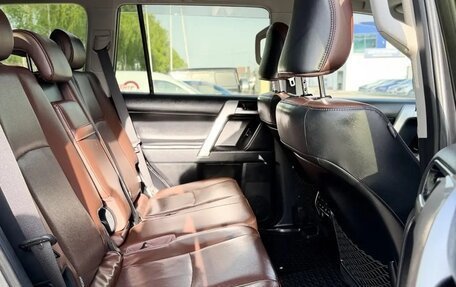 Toyota Land Cruiser Prado 150 рестайлинг 2, 2020 год, 5 300 000 рублей, 24 фотография
