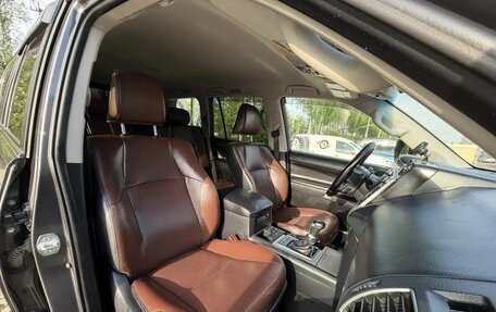 Toyota Land Cruiser Prado 150 рестайлинг 2, 2020 год, 5 300 000 рублей, 13 фотография