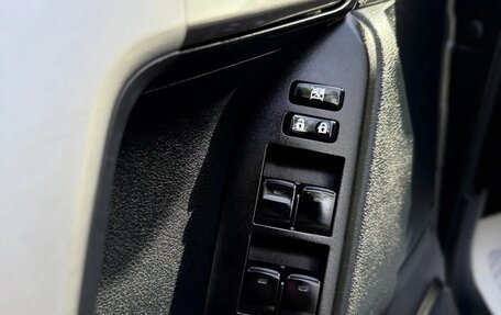 Toyota Land Cruiser Prado 150 рестайлинг 2, 2020 год, 5 300 000 рублей, 26 фотография