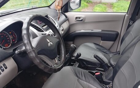 Mitsubishi L200 IV рестайлинг, 2011 год, 1 575 000 рублей, 6 фотография