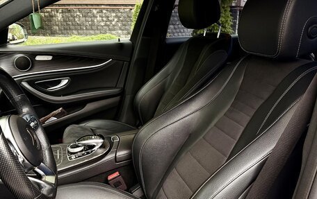 Mercedes-Benz E-Класс, 2019 год, 3 500 000 рублей, 8 фотография