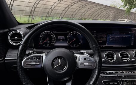 Mercedes-Benz E-Класс, 2019 год, 3 500 000 рублей, 6 фотография