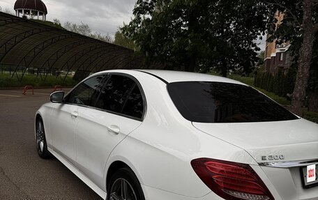 Mercedes-Benz E-Класс, 2019 год, 3 500 000 рублей, 4 фотография