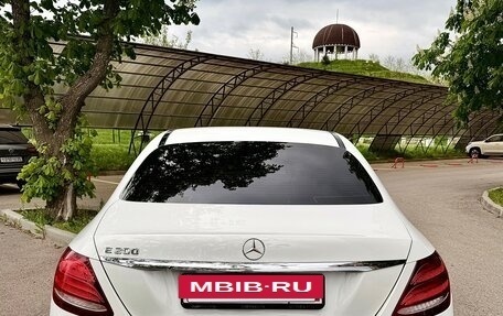 Mercedes-Benz E-Класс, 2019 год, 3 500 000 рублей, 5 фотография