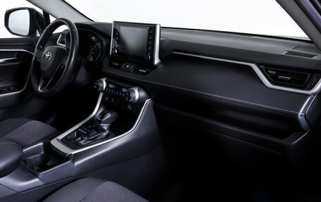 Toyota RAV4, 2020 год, 2 890 000 рублей, 10 фотография