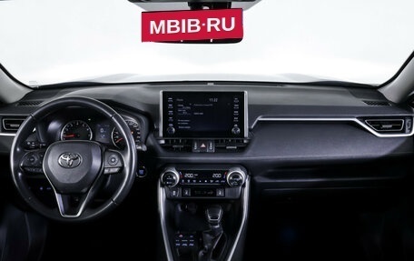 Toyota RAV4, 2020 год, 2 890 000 рублей, 12 фотография