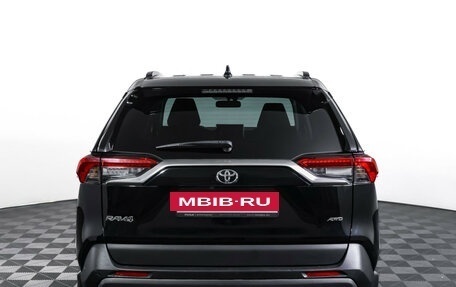 Toyota RAV4, 2020 год, 2 890 000 рублей, 6 фотография