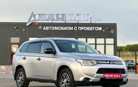 Mitsubishi Outlander III рестайлинг 3, 2013 год, 1 280 000 рублей, 9 фотография