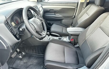 Mitsubishi Outlander III рестайлинг 3, 2013 год, 1 280 000 рублей, 11 фотография