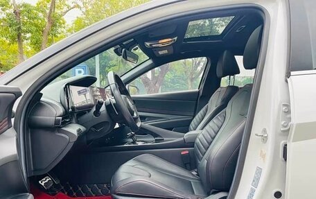 Hyundai Elantra, 2022 год, 1 650 000 рублей, 6 фотография
