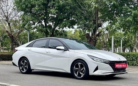 Hyundai Elantra, 2022 год, 1 650 000 рублей, 2 фотография