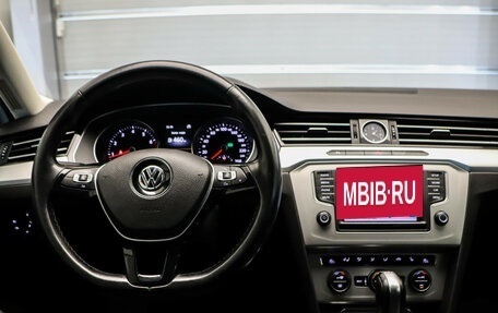 Volkswagen Passat B8 рестайлинг, 2015 год, 1 450 000 рублей, 8 фотография