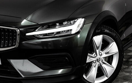 Volvo V60 Cross Country II, 2020 год, 3 199 000 рублей, 2 фотография