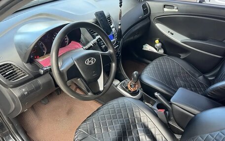Hyundai Solaris II рестайлинг, 2013 год, 770 000 рублей, 11 фотография
