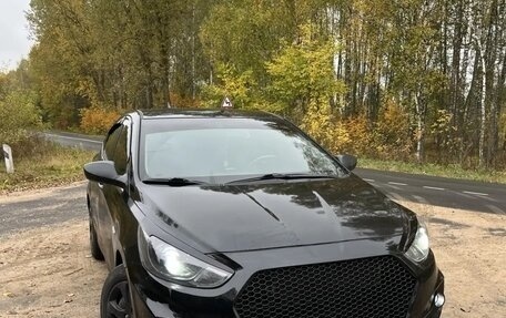 Hyundai Solaris II рестайлинг, 2013 год, 770 000 рублей, 1 фотография