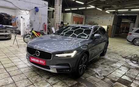 Volvo V90 Cross Country I рестайлинг, 2018 год, 3 601 000 рублей, 1 фотография