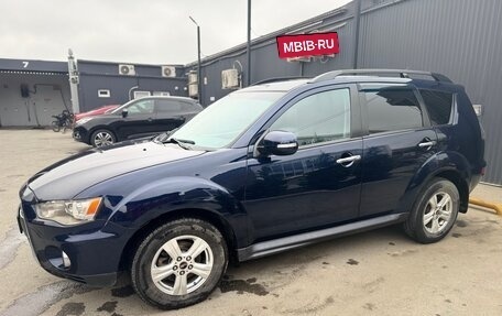 Mitsubishi Outlander III рестайлинг 3, 2011 год, 870 000 рублей, 4 фотография
