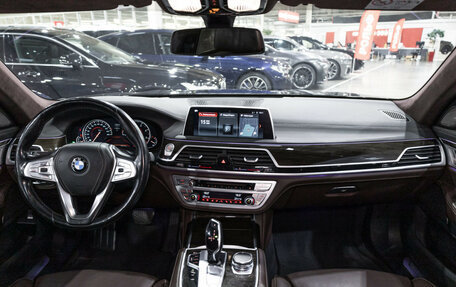 BMW 7 серия, 2017 год, 3 699 700 рублей, 15 фотография