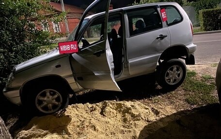 Chevrolet Niva I рестайлинг, 2004 год, 450 000 рублей, 2 фотография