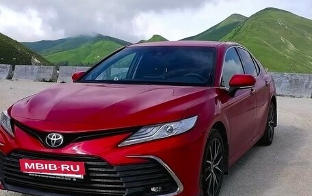 Toyota Camry, 2021 год, 3 500 000 рублей, 2 фотография