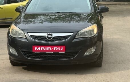 Opel Astra J, 2011 год, 600 000 рублей, 3 фотография