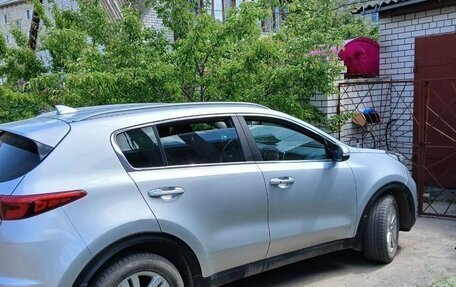 KIA Sportage IV рестайлинг, 2017 год, 1 900 000 рублей, 2 фотография