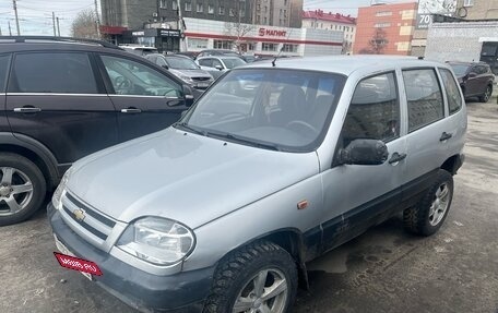 Chevrolet Niva I рестайлинг, 2004 год, 199 000 рублей, 2 фотография