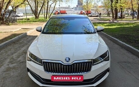 Skoda Superb III рестайлинг, 2020 год, 2 500 000 рублей, 4 фотография