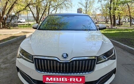 Skoda Superb III рестайлинг, 2020 год, 2 500 000 рублей, 5 фотография