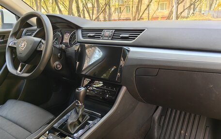 Skoda Superb III рестайлинг, 2020 год, 2 500 000 рублей, 20 фотография