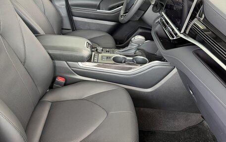 Toyota Highlander, 2026 год, 7 499 000 рублей, 14 фотография