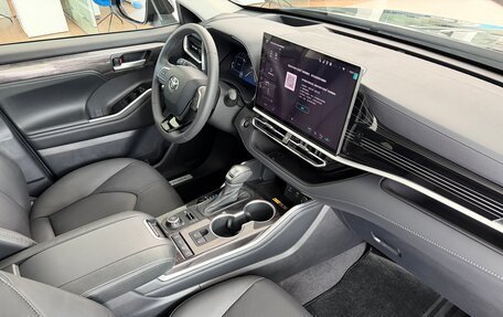 Toyota Highlander, 2026 год, 7 499 000 рублей, 15 фотография
