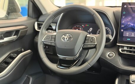 Toyota Highlander, 2026 год, 7 499 000 рублей, 20 фотография