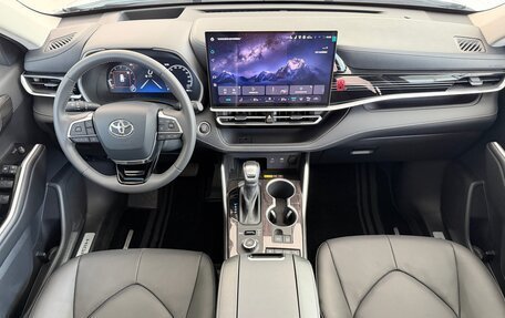 Toyota Highlander, 2026 год, 7 499 000 рублей, 23 фотография