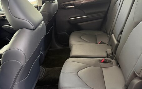 Toyota Highlander, 2026 год, 7 499 000 рублей, 27 фотография