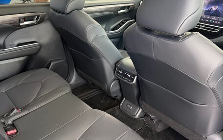 Toyota Highlander, 2026 год, 7 499 000 рублей, 25 фотография
