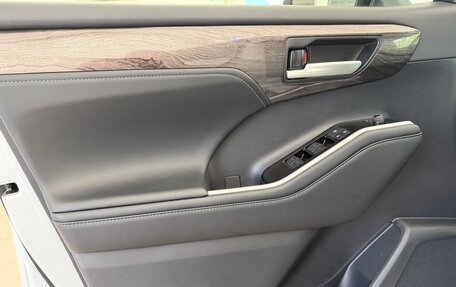 Toyota Highlander, 2026 год, 7 499 000 рублей, 30 фотография
