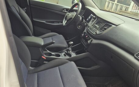 Hyundai Tucson III, 2016 год, 2 000 000 рублей, 11 фотография