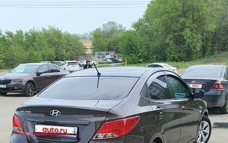 Hyundai Solaris II рестайлинг, 2016 год, 1 100 000 рублей, 3 фотография
