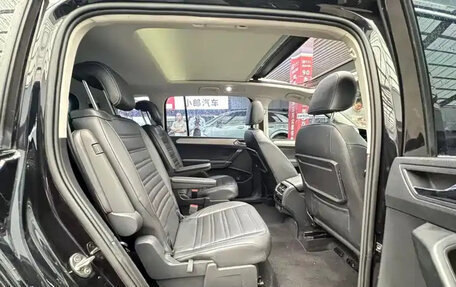 Volkswagen Touran III, 2019 год, 1 340 004 рублей, 8 фотография