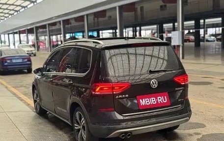 Volkswagen Touran III, 2019 год, 1 340 004 рублей, 5 фотография